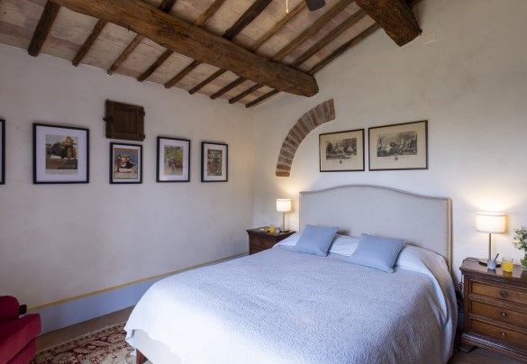 La camera matrimoniale (letto largo 150cm) n.1 al piano terra - Villa Aperolli