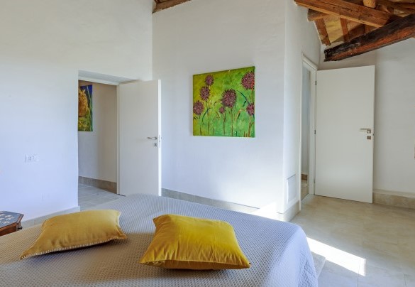 Double bedroom n.4 with en-suite bathroom on the first floor - Villa Ardente