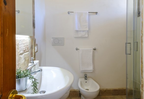 Bathroom n.2 with shower on the first floor - Villa Ardente