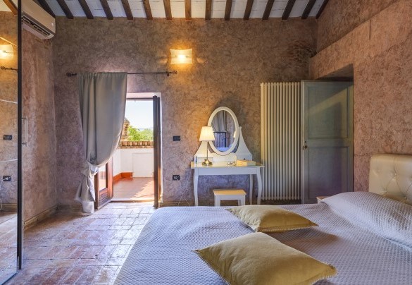 Double bedroom n.6 with direct access to the terrace on the second floor - Villa Ardente