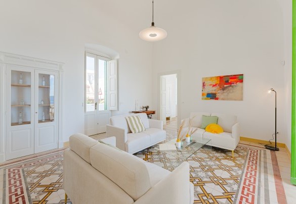 Living room at the entrance of the upper ground floor - Villa Aristula