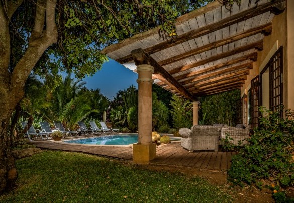 Il portico al tramonto – Villa Ashram