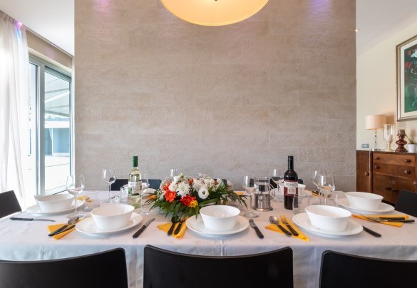 Kitchen and dining area, in partial open space with the living area – Villa Atmosfere