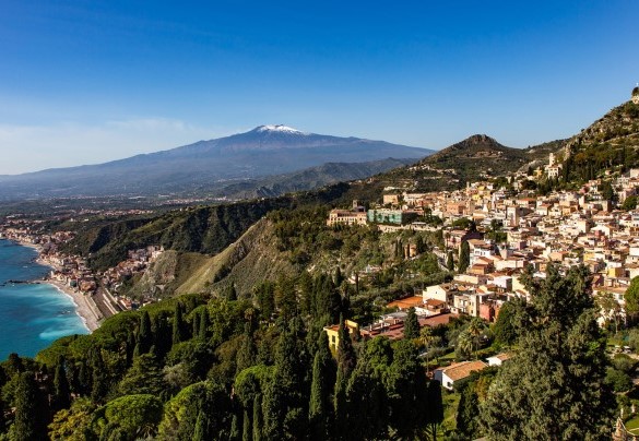 l'Etna domina il panorama della zona - Villa Aura