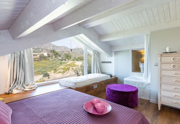 La camera da letto matrimoniale al piano superiore con bagno en-suite - Villa Aura
