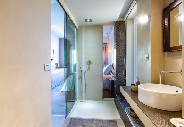 Il bagno en-suite con doccia - Villa Aura