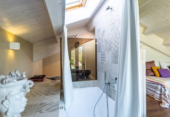 Il bagno en-suite con doccia - Villa Aura