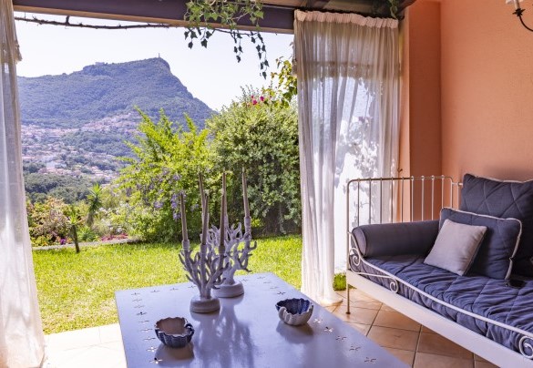 View from the veranda with Monte San Biagio in front on which stands the Statue of the Redeemer, also known as the “Christ of Maratea” – Villa Bambù