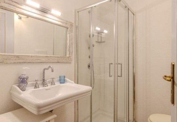 Bathroom no. 1 with shower ground floor - Villa Bambù