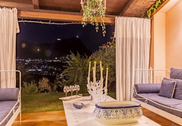 A suggestive night view of Monte San Biagio on which stands the Statue of the Redeemer, also known as “Christ of Maratea” – Villa Bambù