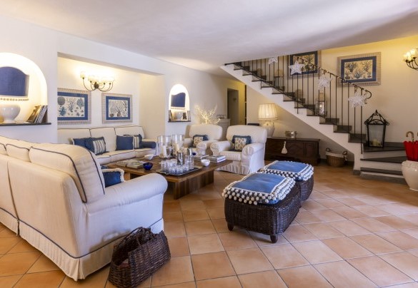 The living area with a nice Mediterranean touch with direct access to the verandas on two sides of the house – Villa Bambù