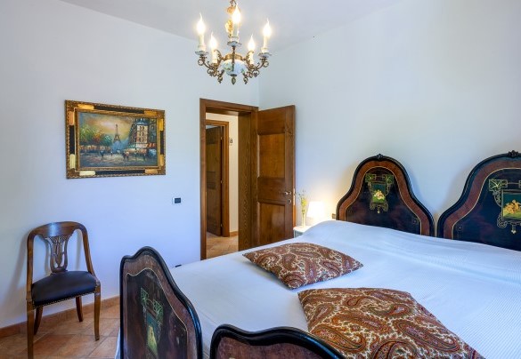 Camera matrimoniale con letti divisibili al primo piano – Villa Banci