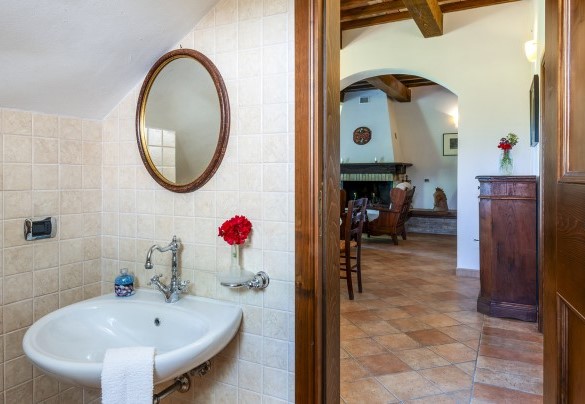 Bagno di servizio al piano terra – Villa Banci