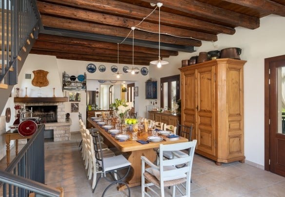 La sala da pranzo al piano terreno attigua alla cucina attrezzata – Villa Barchessa Panigai