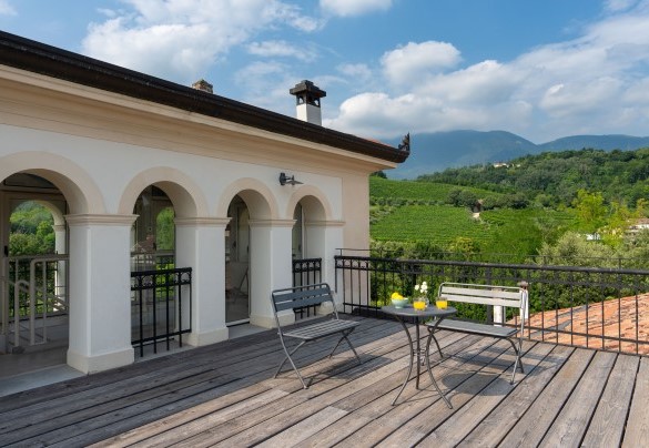 La terrazza della Torre con vista panoramica su tutta la proprietà e sul paesaggio circostante - Villa Barchessa Panigai