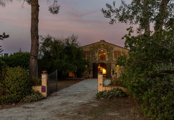 Entrata principale della proprietà nei pressi di San Gimignano – Villa Bel Panorama 
