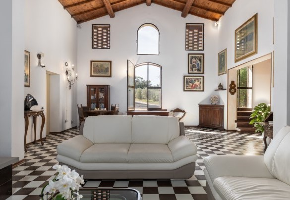 Il grande salone open space, collegato alla sala da pranzo – Villa Bel Panorama