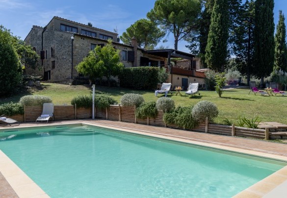 A 20 m dalla villa, la piscina 9 x 4,5 m illuminata e riscaldata – Villa Bel Panorama 