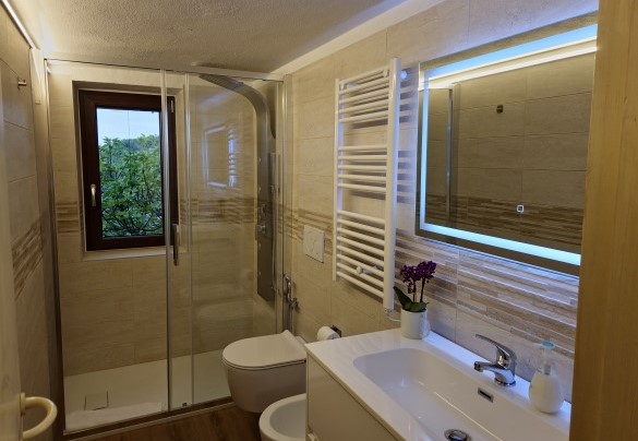 Bagno con doccia n.2 piano terra - Villa Bel Panorama