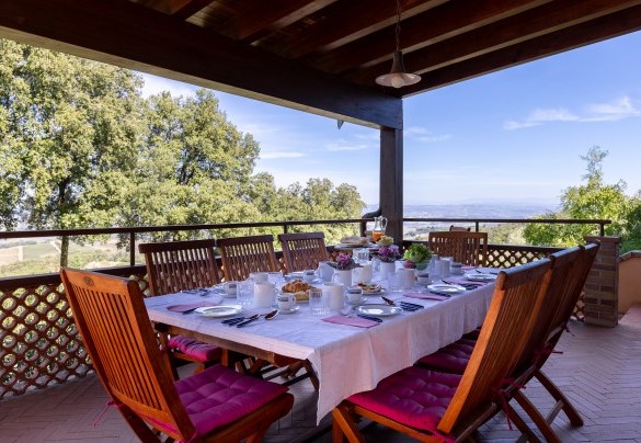 Portico panoramico e terrazzato, attrezzato per mangiare all’aperto – Villa Bel Panorama