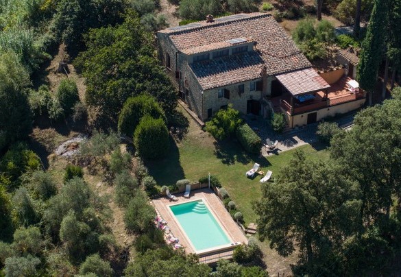 La Villa dista pochi chilometri da San Gimignano, una delle perle più preziose della Toscana – Villa Bel Panorama