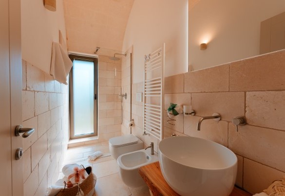 En-suite shower room n.1 has a bright French window connecting it to the outside  - Villa Belkis