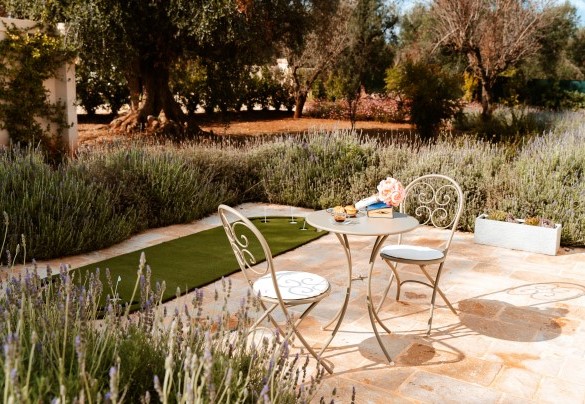 The small pergola in front of the kitchen is ideal for your outdoor breakfasts - Villa Belkis