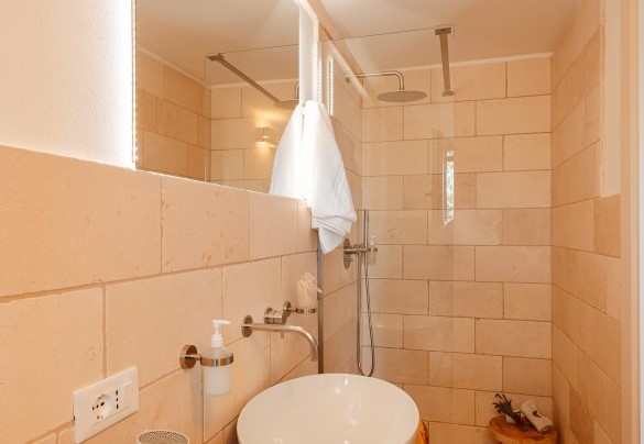 En suite bathroom with shower n.3 - Villa Belkis
