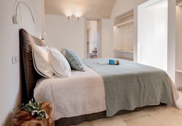 Double bedroom n.1 with en-suite shower room - Villa Belkis