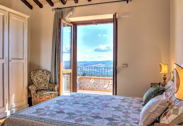 Double bedroom on the first floor - Villa Bella  
