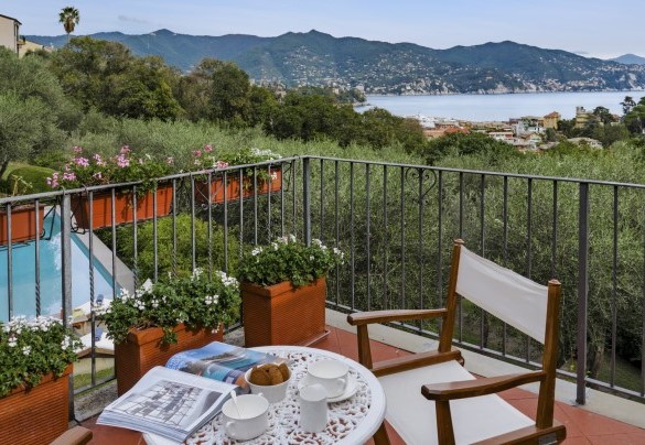 La graziosa terrazza al primo piano della dependance - Villa Bellavista