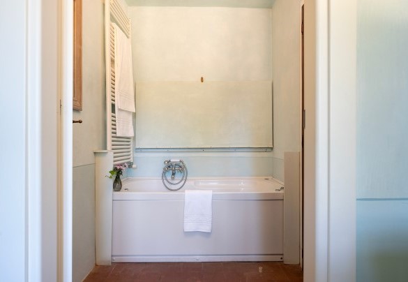 Bagno en-suite con vasca n.1 al primo piano - Villa Bellavista