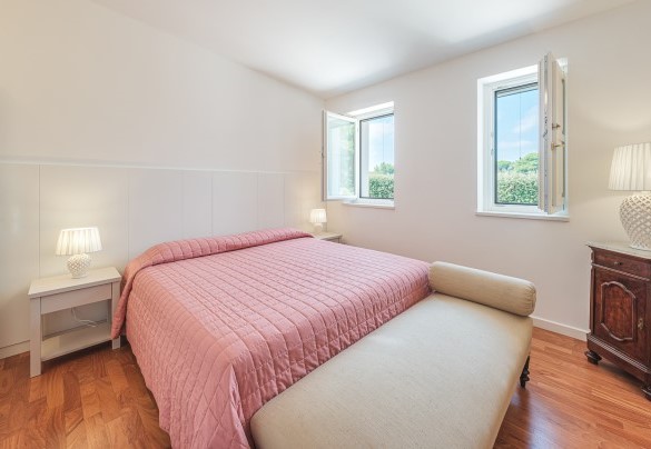 Double bedroom with king size bed n.2  - Villa Bellina