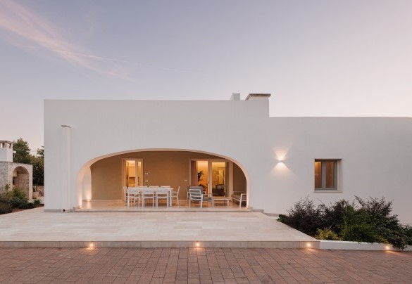 The authenticity of Apulian sunsets wrapped in the contemporary veranda - Villa Bellina