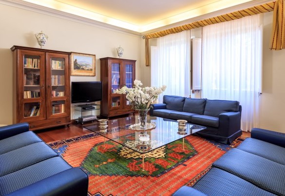 The living room with TV on the first floor - Villa Beltrami 