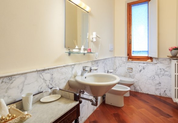 Bathroom with shower n.4 - Villa Beltrami 