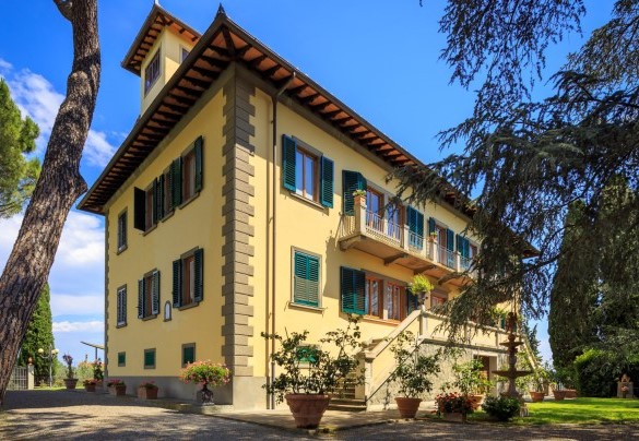 The main entrance of the property - Villa Beltrami