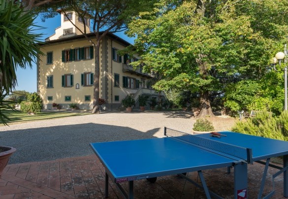  Ping pong table positioned in the garden - Villa Beltrami