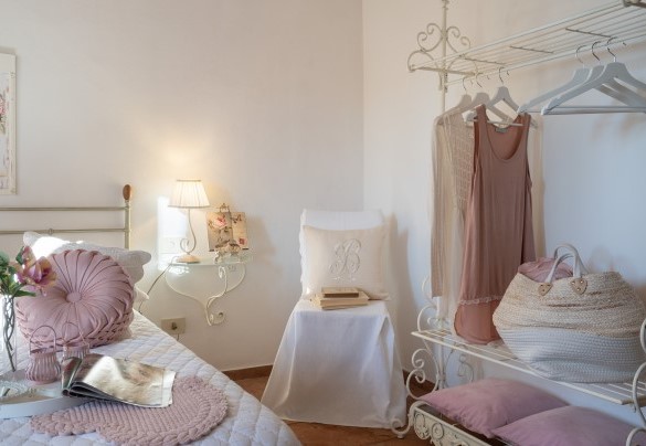 La stupenda camera matrimoniale con TV al primo piano - Villa Beltramonto
