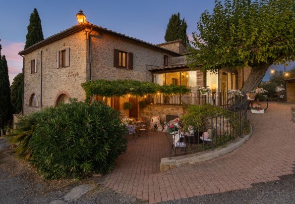 Il terrazzamento inferiore della villa - Villa Beltramonto