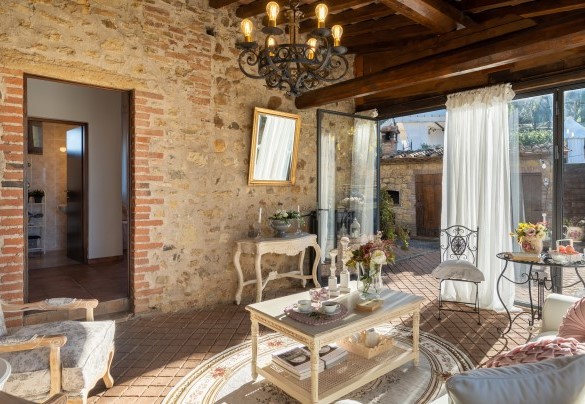 L'elegante salottino protetto dalla veranda - Villa Beltramonto