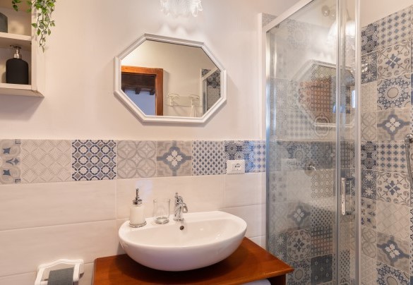 Il bagno en-suite con doccia - Villa Beltramonto