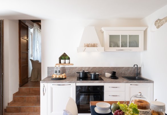 Il moderno cucinotto al piano terra - Villa Beltramonto