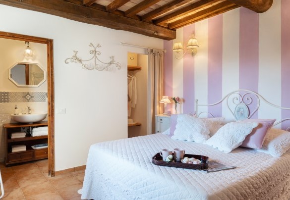 La graziosa camera matrimoniale al piano terra con bagno en-suite - Villa Beltramonto