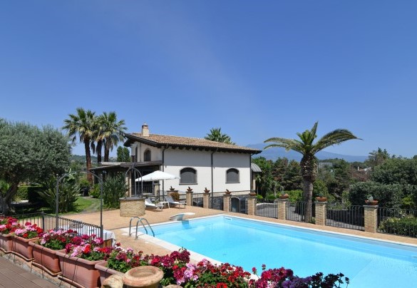 La villa e la sua zona piscina - Villa Biddizza