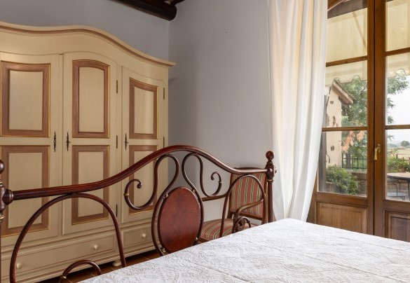 La camera matrimoniale (letto queen size) n. 1 con accesso sull’esterno al piano terra – Villa Binetti