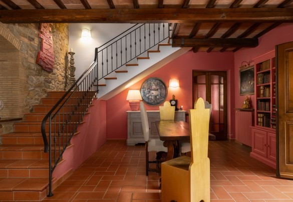 Le scale che conducono al primo piano – Villa Binetti