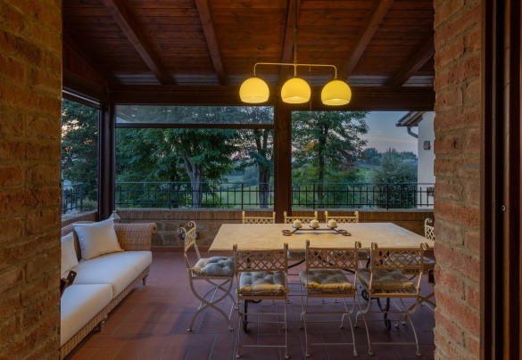 La terrazza attrezzata coperta – Villa Binetti