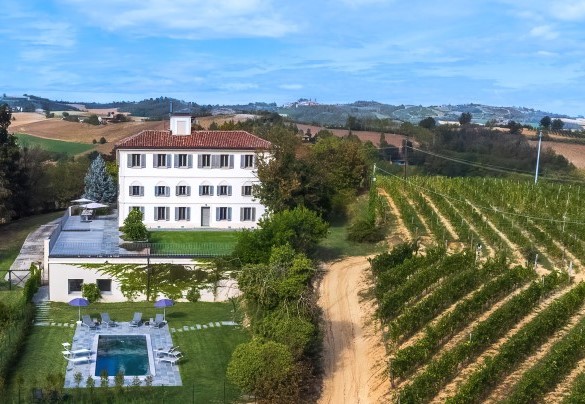 Excellent quality wines are still produced with grapes from the vineyards surrounding the villa - Villa Boemia