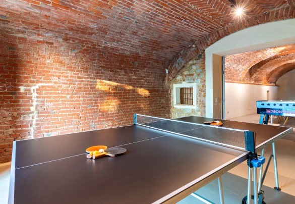 The playground with table tennis and table football in the cool basement - Villa Boemia